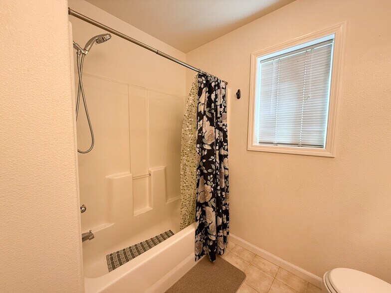 More Photos Of 3010 Elm St, Baker City Apartments For Sale