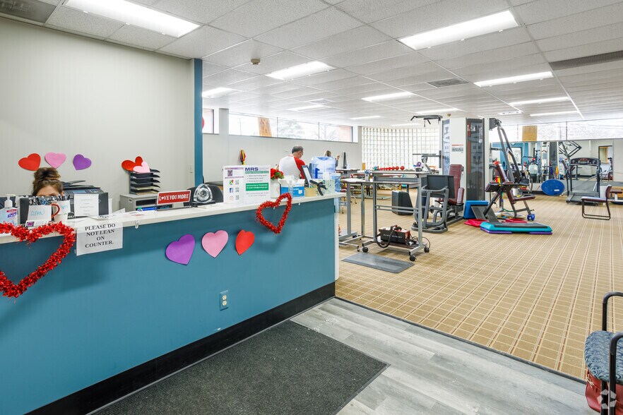 More Photos Of 1550-1570 Kingsway Ct, Trenton Medical For Sale