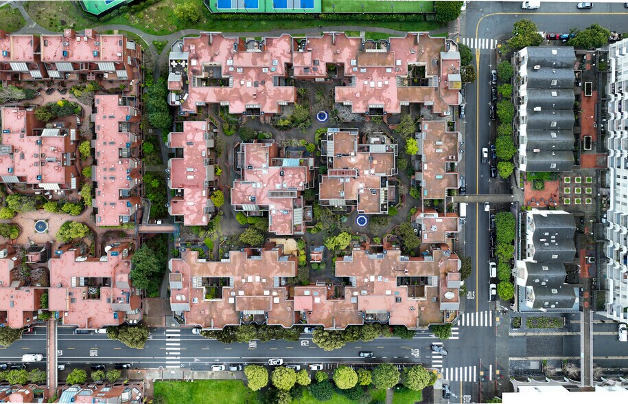 More Photos Of 560 Davis St, San Francisco Unknown For Lease