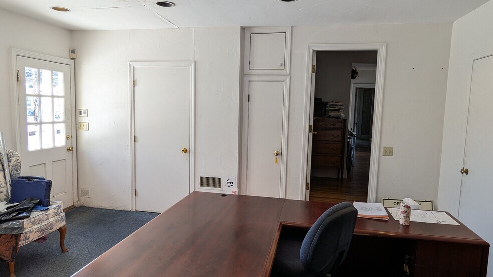 More Photos Of 356 Boston Post Rd, Sudbury Office For Sale
