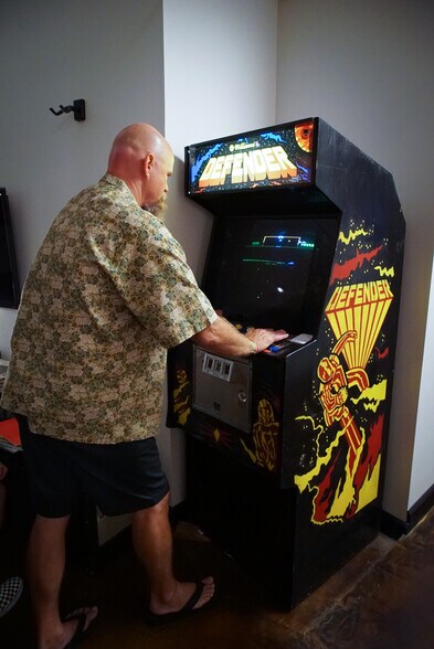 More Photos Of 302 Oceanside Blvd, Oceanside Service For Lease