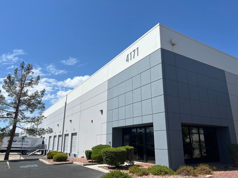 More Photos Of 4171 Distribution Cir, North Las Vegas Warehouse For Lease