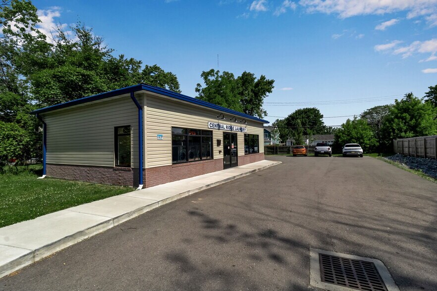 More Photos Of 1450 Ridge, West Seneca General Retail For Sale