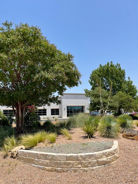 More Photos Of 3800 Quick Hill Rd, Austin Office For Lease