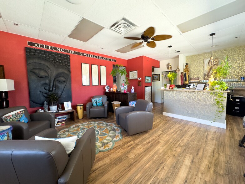 More Photos Of 77682 Country Club Dr, Palm Desert General Retail For Sale