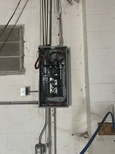 More Photos Of 10033 N Old State Road 67, Mooresville Flex For Sale