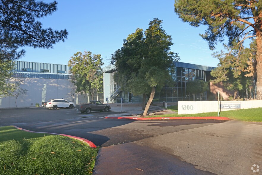 More Photos Of 1300 N Fiesta Blvd, Gilbert Manufacturing For Lease