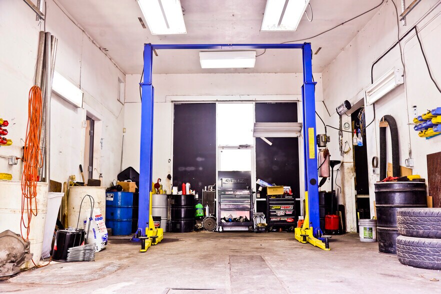 More Photos Of 1116 Garrity Blvd, Nampa Auto Repair For Sale