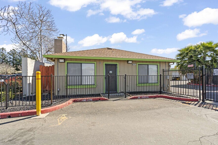 More Photos Of 38491 Fremont Blvd, Fremont Self Storage For Sale