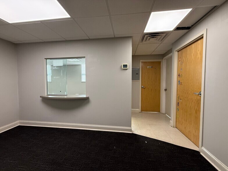 More Photos Of 121 Lincoln St, Worcester Healthcare For Lease
