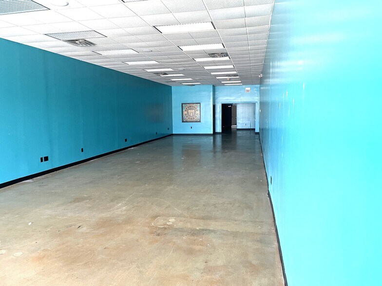 More Photos Of 4345-4781 Bay Rd, Saginaw Freestanding For Lease