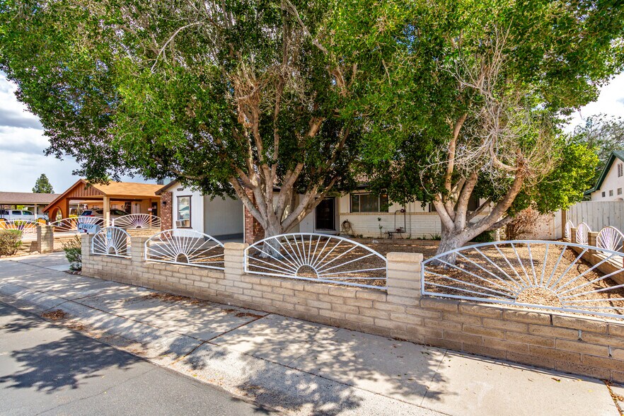 More Photos Of 10227 N 56th Dr, Glendale Assisted Living For Sale