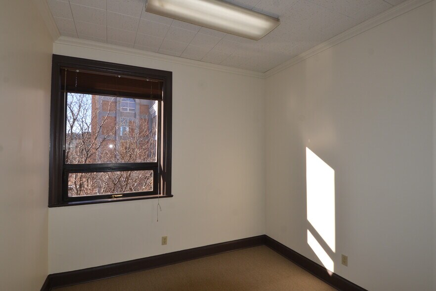 More Photos Of 114 N San Francisco St, Flagstaff Office For Lease