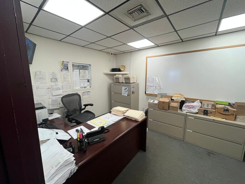 More Photos Of 790 W Chestnut St, Brockton Service For Sale