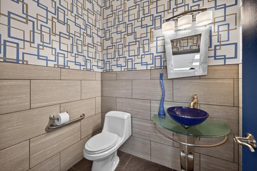 More Photos Of 21 Main St, Hamburg Storefront Retail Office For Sale