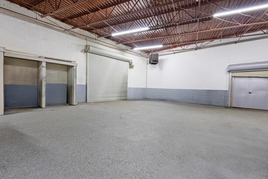 More Photos Of 223 Fearing Blvd, Toledo Freestanding For Lease