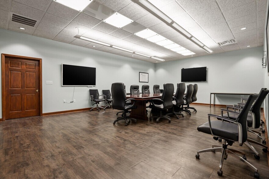 More Photos Of 1801 E 23rd St, Chattanooga Light Distribution For Lease