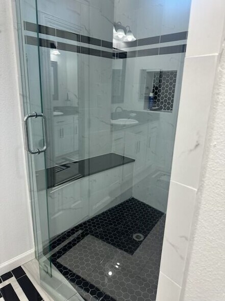 More Photos Of 703 E Oates Rd, Garland Unknown For Lease