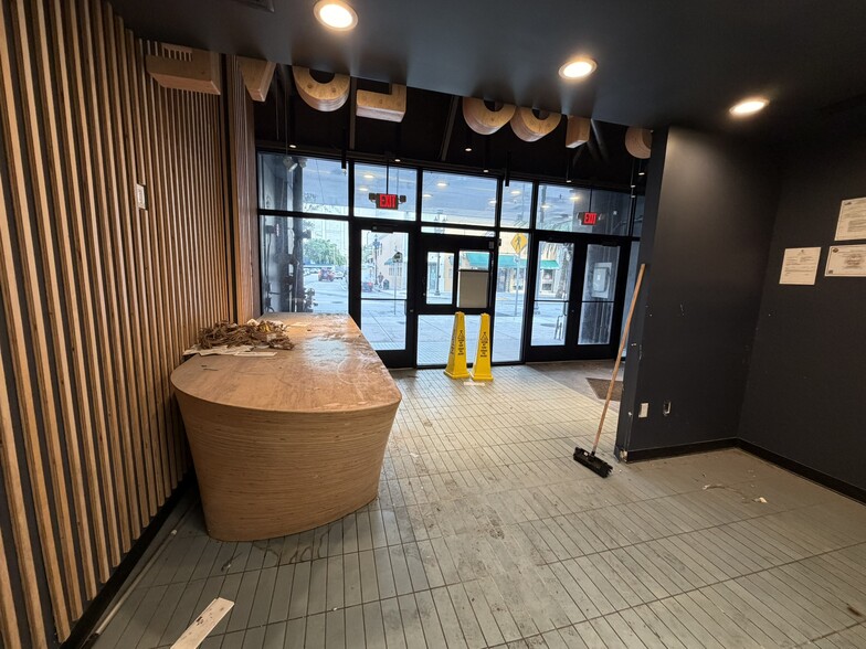 More Photos Of 50 W Flagler St, Miami Fast Food For Lease