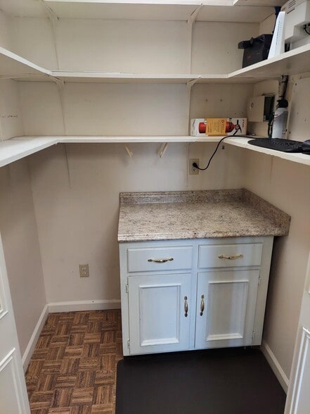 More Photos Of 5803-5805 Lee Hwy, Chattanooga Medical For Sale