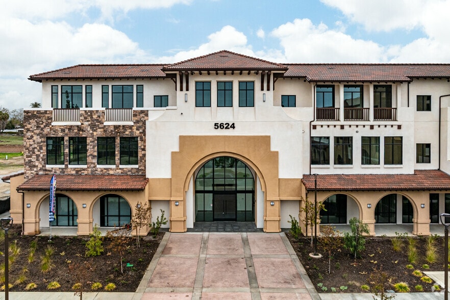 More Photos Of 5624 Philadelphia St, Chino Medical For Lease
