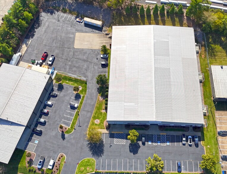 More Photos Of 650 Myatt Dr, Madison Warehouse For Lease