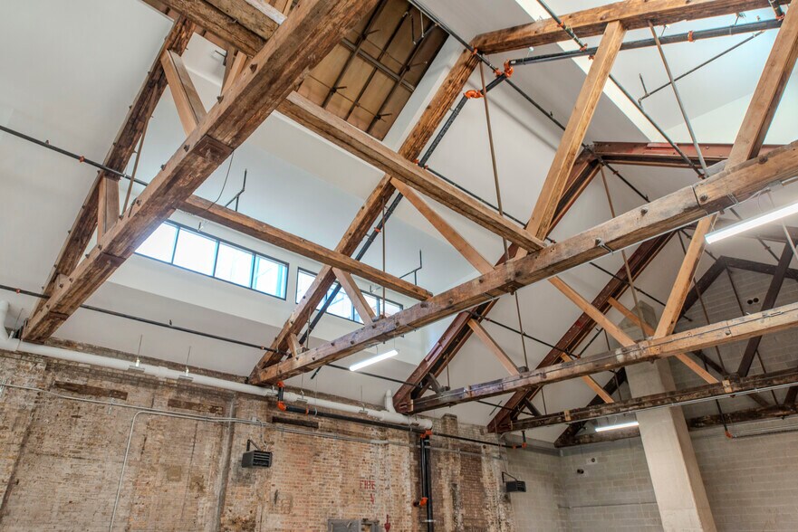 More Photos Of 210-212 N Aberdeen St, Chicago Apartments For Lease