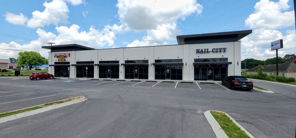 More Photos Of 106 Collier Rd, Clarksville Storefront Retail Office For Lease