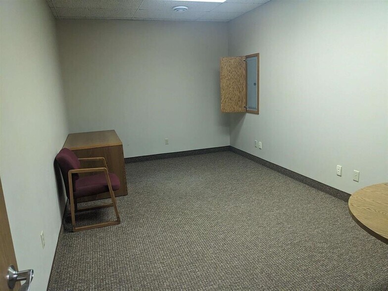 More Photos Of 12 Main St S, Minot Loft Creative Space For Lease