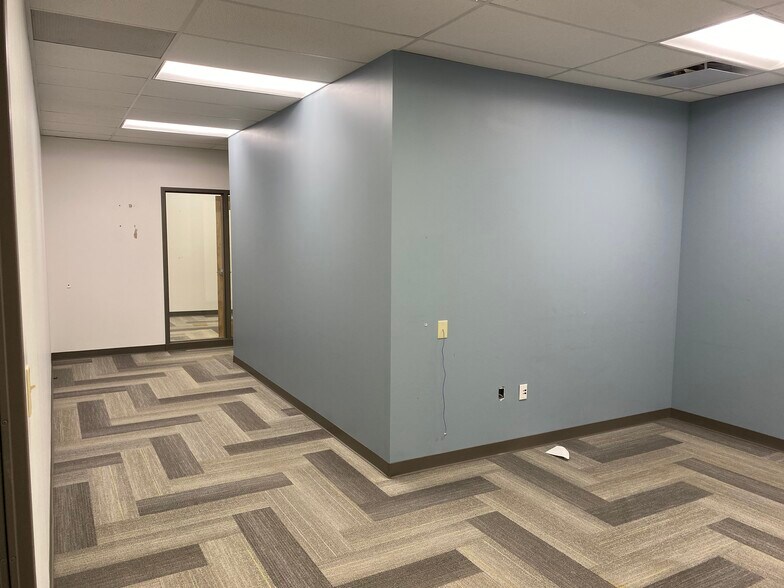 More Photos Of 17401 Lorain Ave, Cleveland Freestanding For Lease