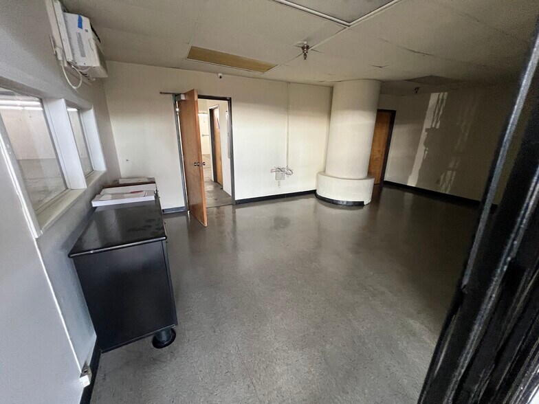 More Photos Of 1341-1377 S Santa Fe Ave, Los Angeles Warehouse For Lease