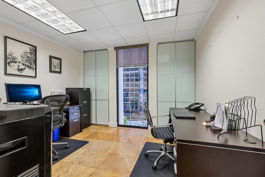 More Photos Of 1110 Brickell Ave, Miami Office For Sale