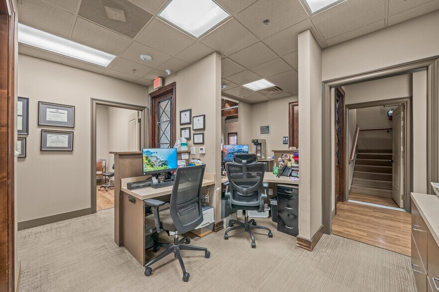 More Photos Of 7515 Quaker Ave, Lubbock Medical For Sale