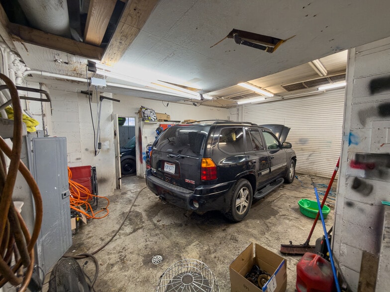 More Photos Of 2203 Navarre Rd, Canton Auto Dealership For Sale