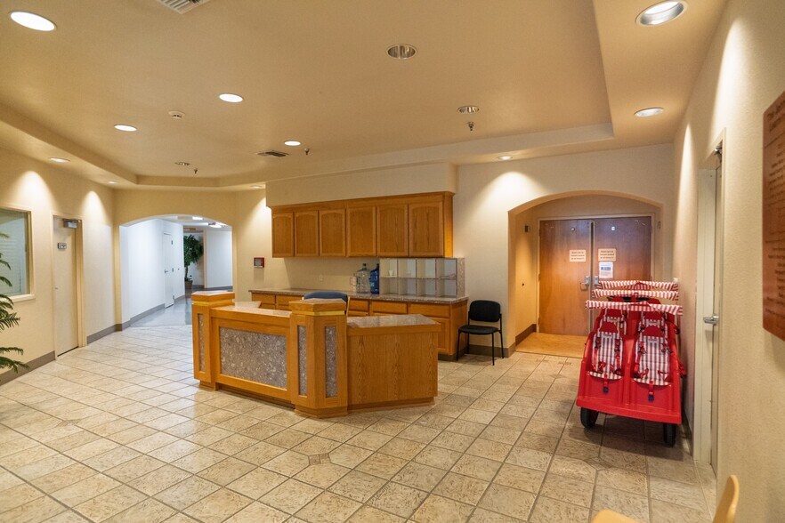 More Photos Of 401 Lesher Dr, Merced Office Residential For Lease