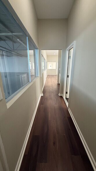 More Photos Of 911 15th St, Columbus Warehouse For Lease