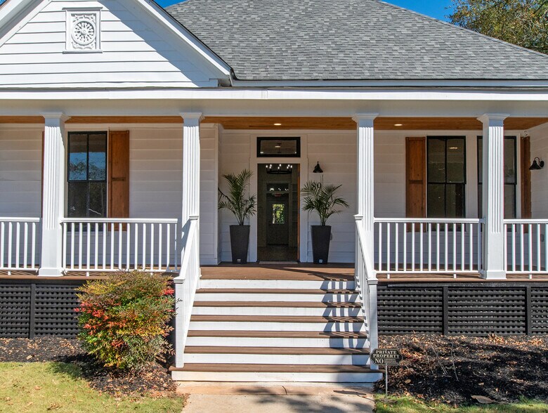 More Photos Of 89 W Campbellton St, Fairburn Office Residential For Sale