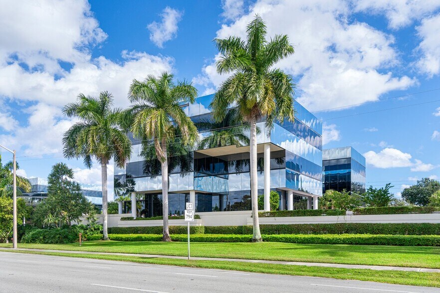 More Photos Of 4800 N Federal Hwy, Boca Raton Unknown For Lease