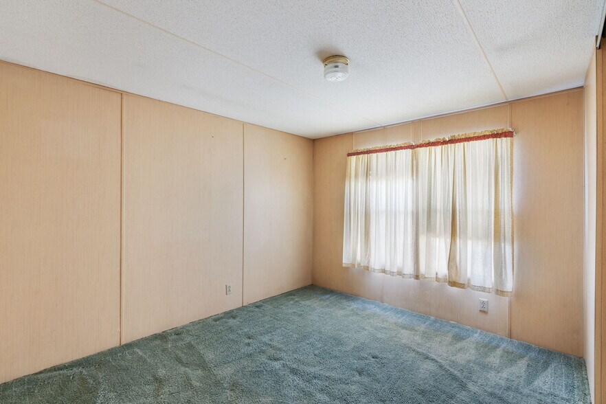 More Photos Of 993 S Hanover St, Pottstown Service For Sale