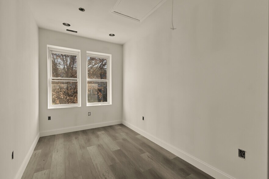 More Photos Of 2324 N Capitol St NW, Washington Storefront Retail Residential For Sale