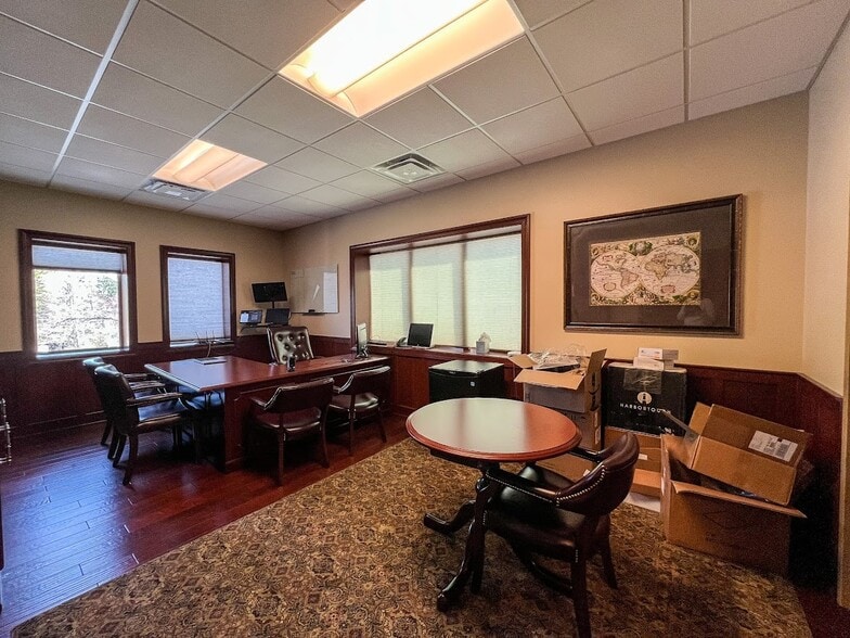 More Photos Of 1737 N Main Ext St, Butler Light Distribution For Sale