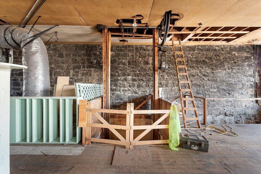 More Photos Of 2108 Main St, Baker City Storefront Retail Residential For Sale