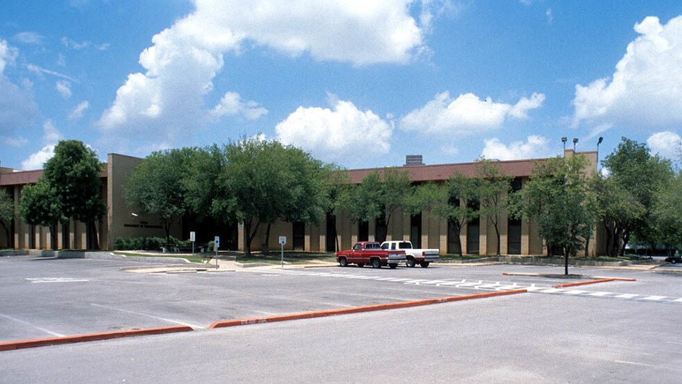 More Photos Of 118 E Riverside Dr, Austin Office For Lease