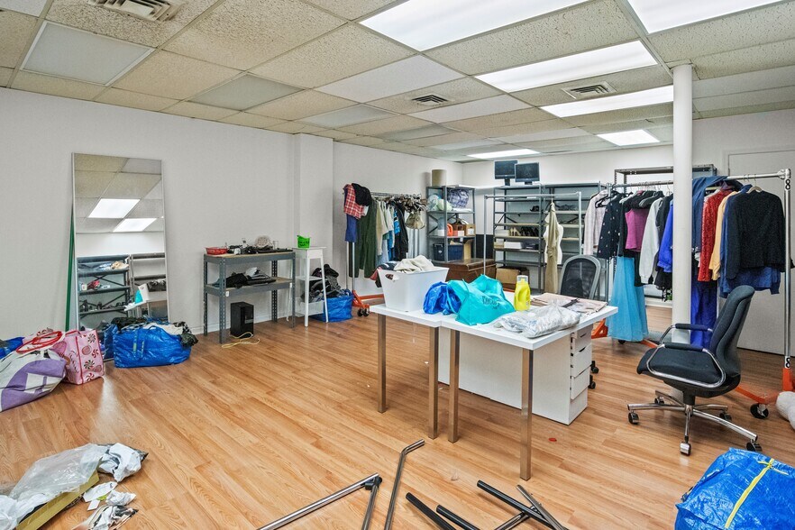 More Photos Of 191 Forest Ave, Locust Valley Storefront Retail Office For Sale