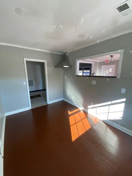 More Photos Of 1617 Ashley River Rd, Charleston Freestanding For Lease