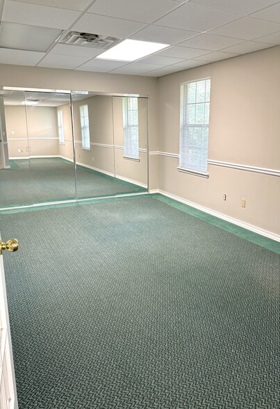 More Photos Of 3830 Williamsburg Park Blvd, Jacksonville Medical For Sale