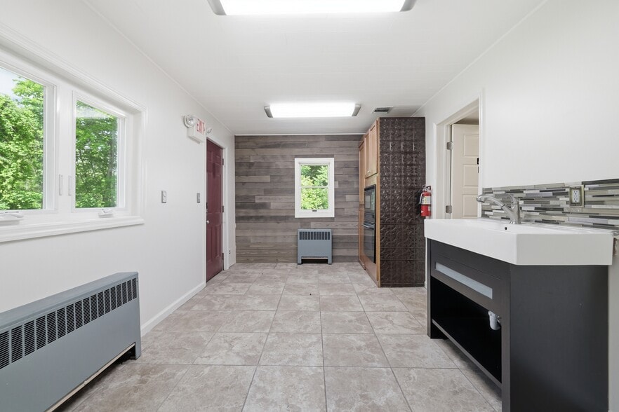 More Photos Of 75 Route 23, Franklin Office Residential For Lease