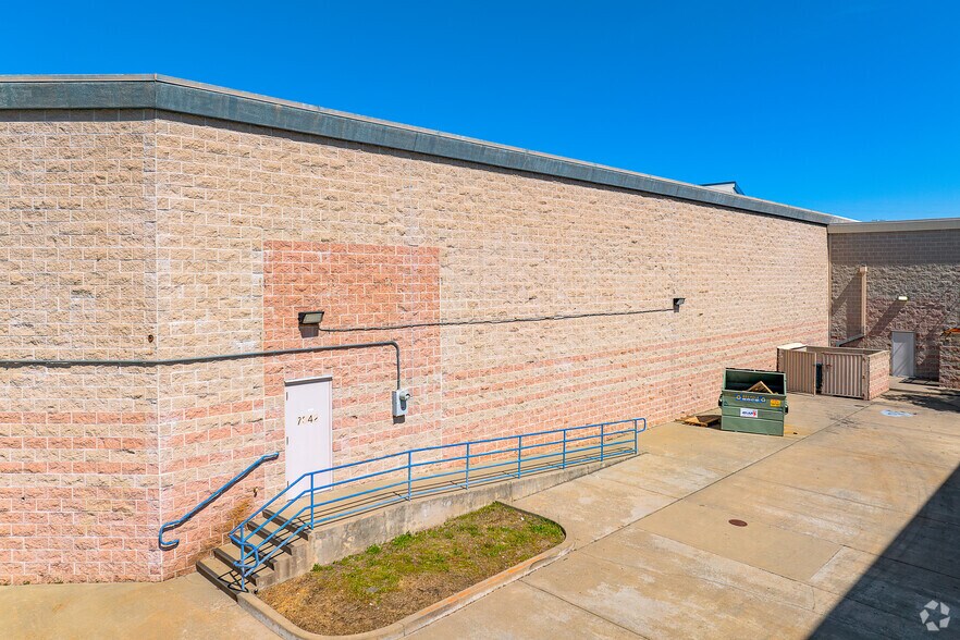 More Photos Of 7342-7350 Greenback Ln, Citrus Heights General Retail For Lease