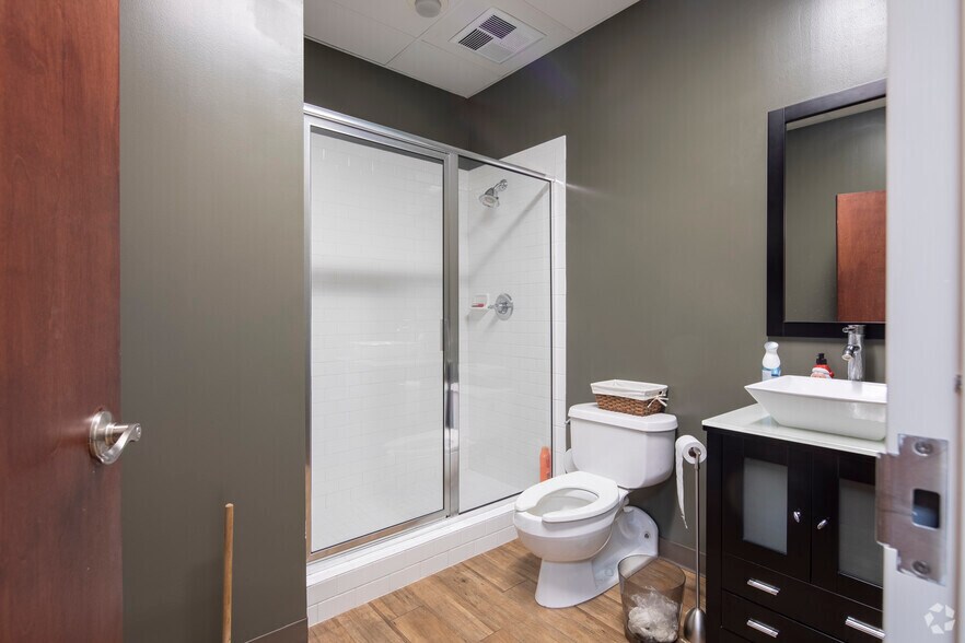 More Photos Of 1500 19th St S, Birmingham Medical For Sale