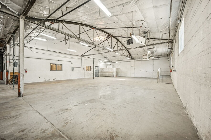 More Photos Of 313 W Bayaud Ave, Denver Warehouse For Lease